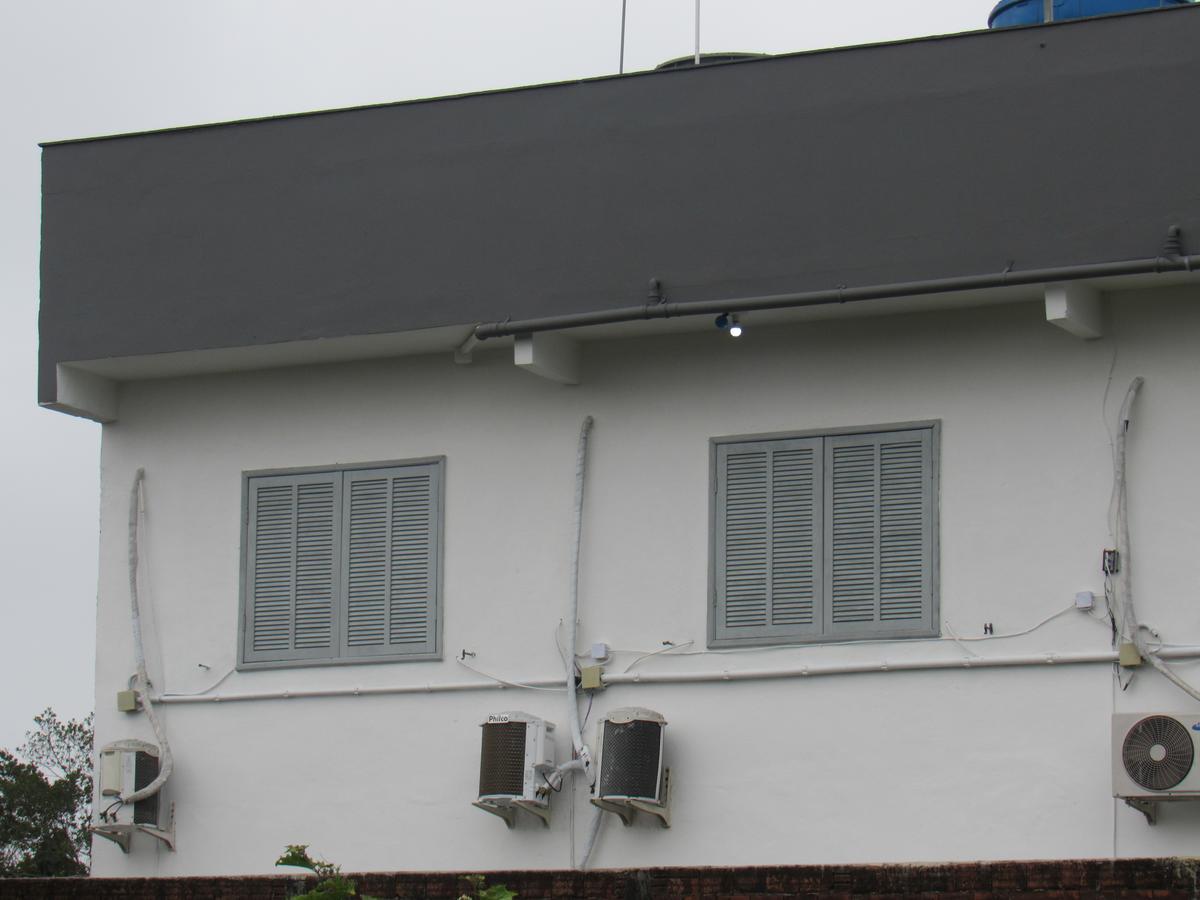 Pousada Girassol Matinhos Exterior foto